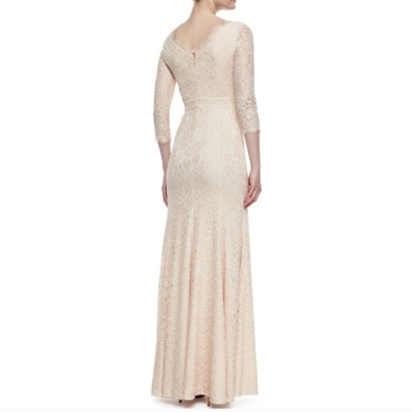 Diane Von Furstenberg "Heaven" Elegant Lace Gown With A Bateau Neckline - Picture 10 of 13
